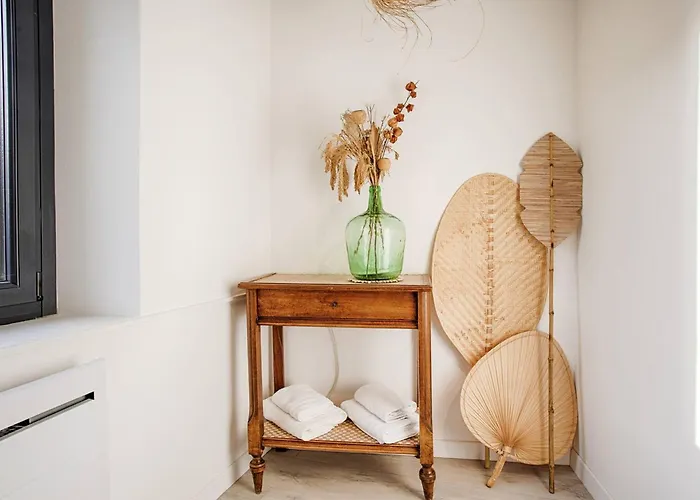 Maison De Charme Avec Jardin A - Fr-1-788-51 Feriehus