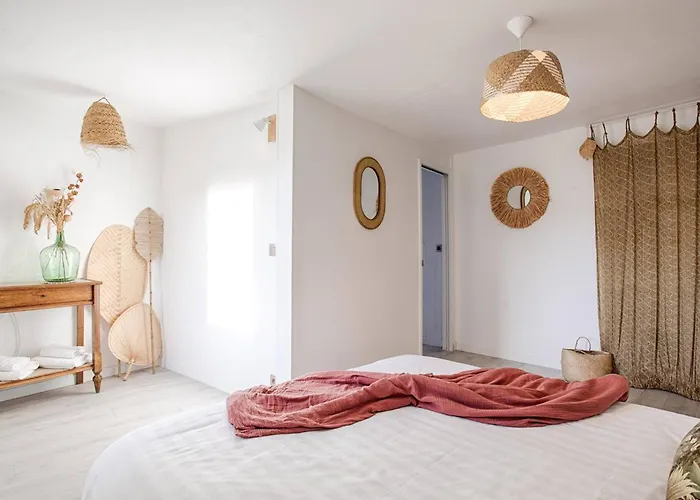 Maison De Charme Avec Jardin A - Fr-1-788-51 * Sallenelles