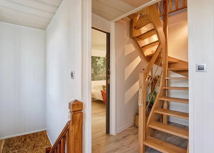 Maison De Charme Avec Jardin A - Fr-1-788-51 Feriehus